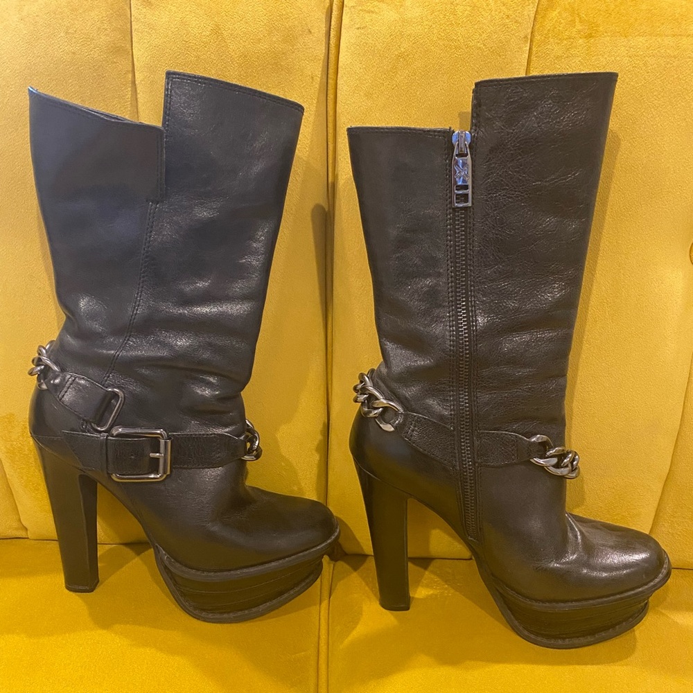 Black booties super cool 2’ platform size 8